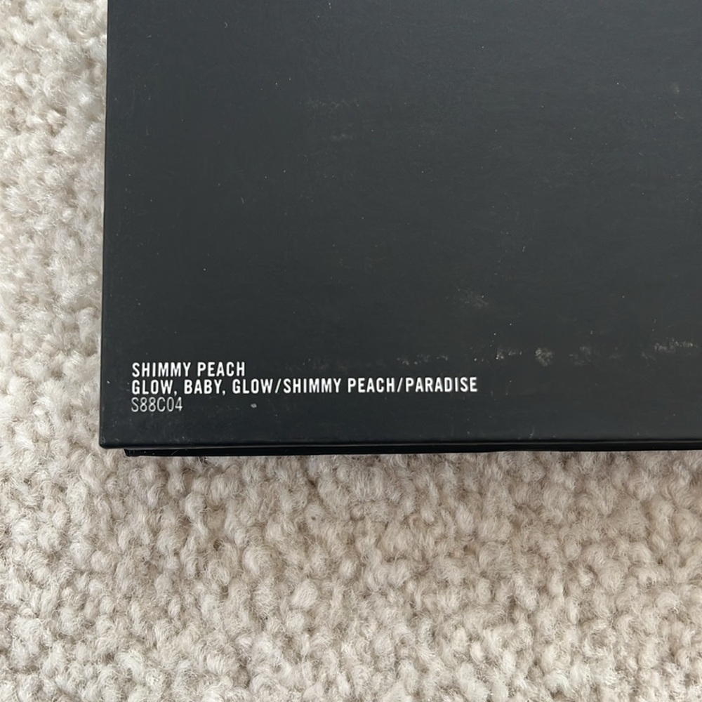 NWOB MAC Cosmetics Hyper Real Glow Palette - Shimmy Peach - Picture 3 of 5